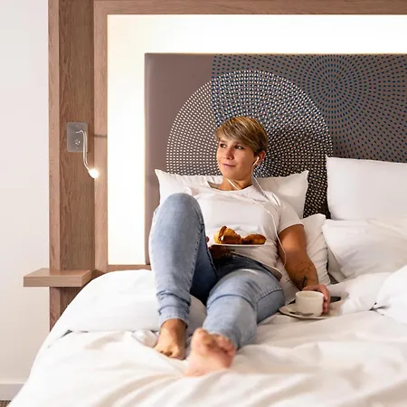 Novotel Brussels Airport Hotell 3*